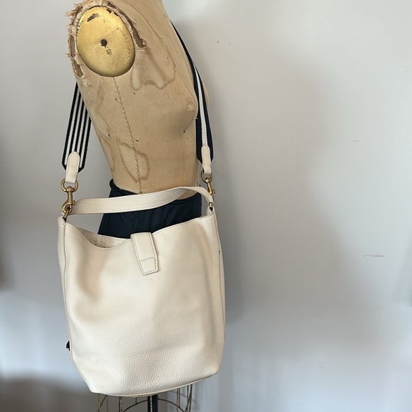 J CREW SIGNET HOBO BAG IN ITALIAN FRESH CREAM | eBay JCrew Signet Leather Hobo bag Italian Pebbled Fresh Cream